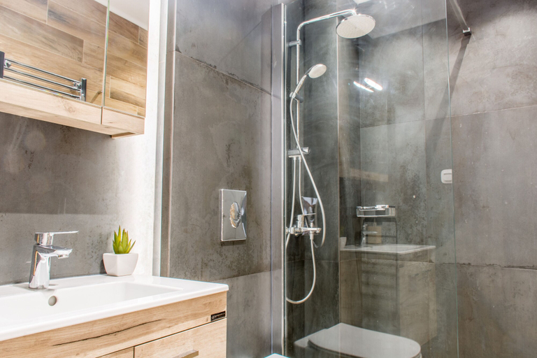 Bathroom 3, Rene Luxury Apartment, Ionian Islands