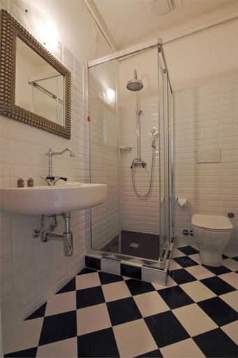 Bathroom 5, Hotel Suisse, Como