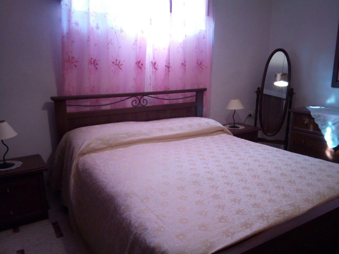 Bedroom, Sa Domu Sarda - Apartment with Terrace 2, Carbonia-Iglesias
