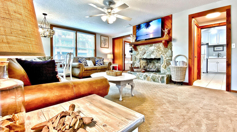 Public Area 2, Windward on the Gulf 10 by Teeming Vacation Rentals, Pinellas