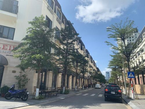 LittleBoss, Huế