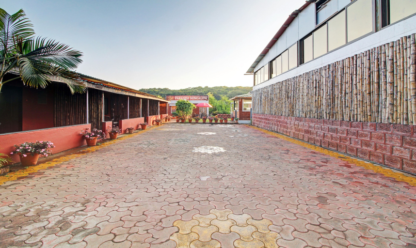 Exterior & Views 2, Treebo La Paradise, Satara