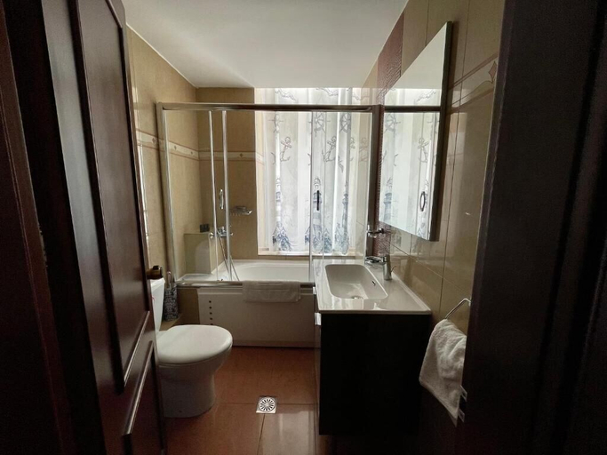 Bathroom 5, Poros Mood, Attica