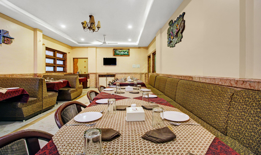 Food & Drinks 4, Treebo Eagle Executive, Pune