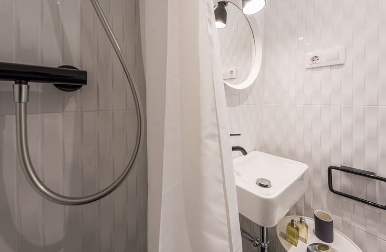Bathroom 3, Apartamento Tirso en Madrid, Madrid