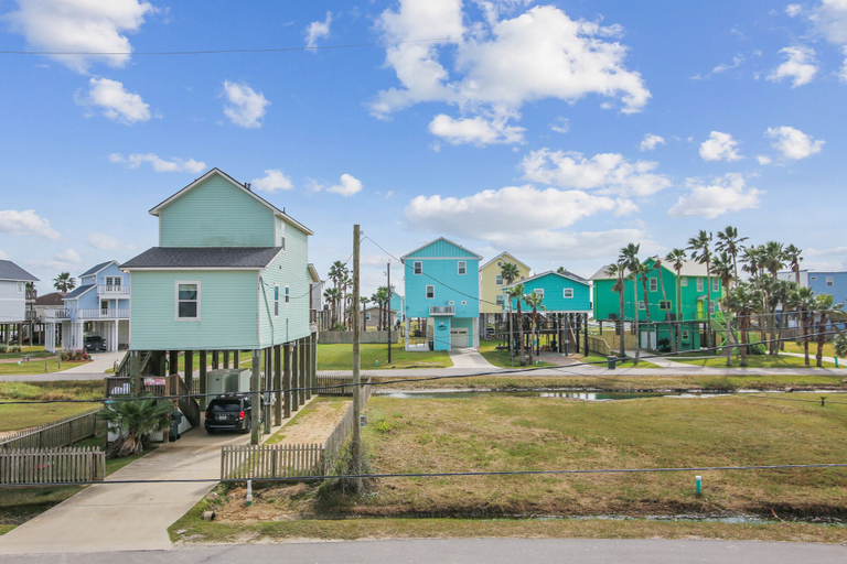 Exterior & Views 2, Attitude Adjustment, Galveston