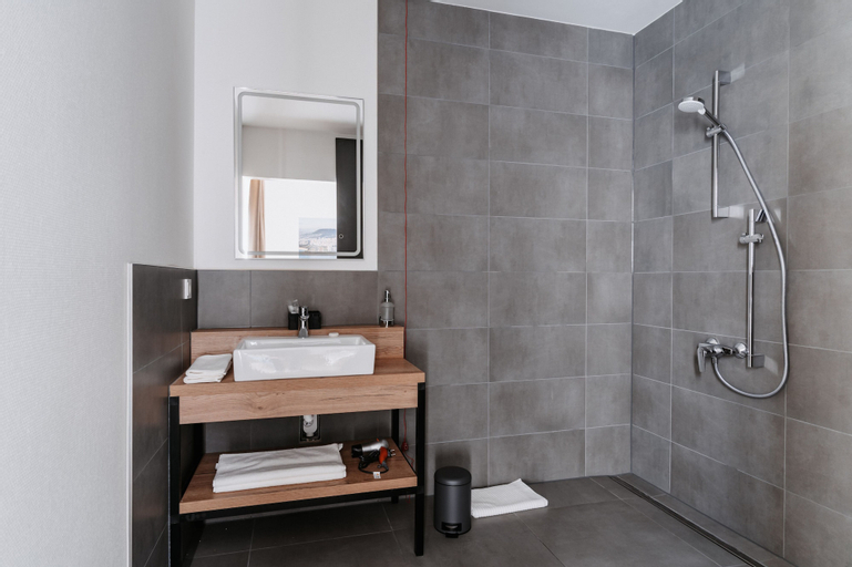 Bathroom 22