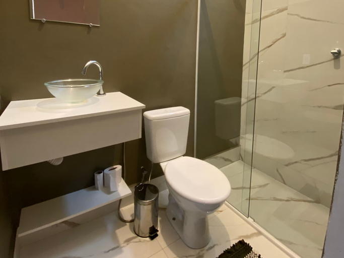 Bathroom 4, Pousada nas Montanhas Recanto Querubins, Paty do Alferes