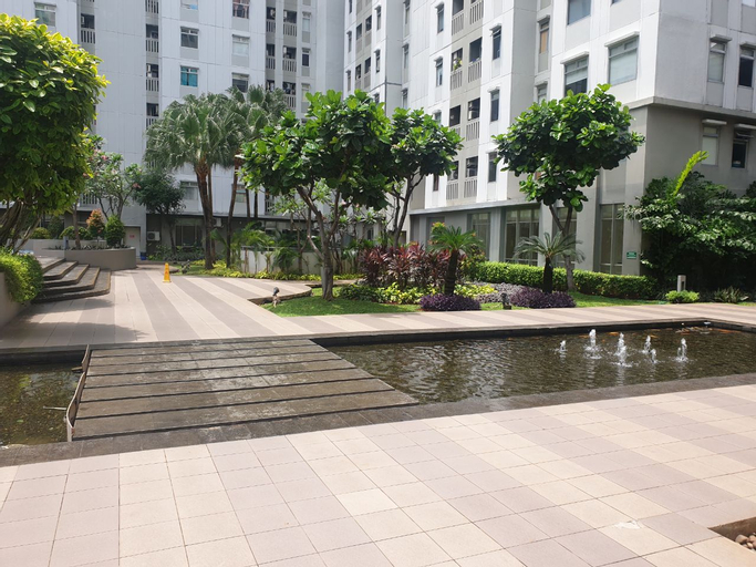 Exterior & Views 22