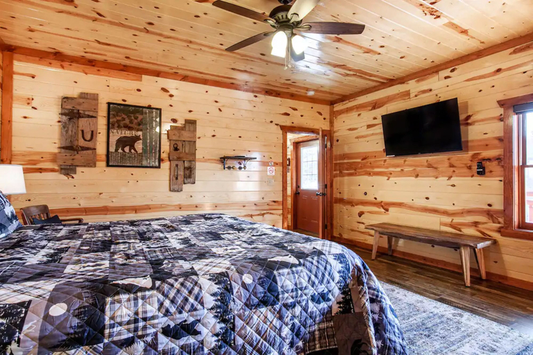 Bedroom 4, Lazy Bear Lodge With Private Pool, Sevier