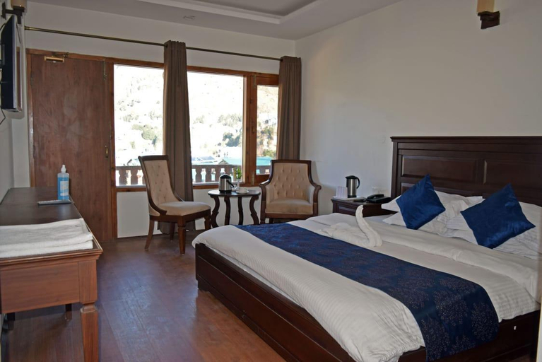 Bedroom 5, Hotel Alpas Manali, Kullu