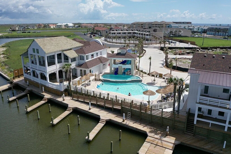 Others 5, Aruba Bay-213, Nueces