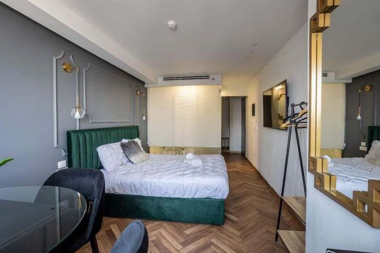 Bedroom 2, Nissim