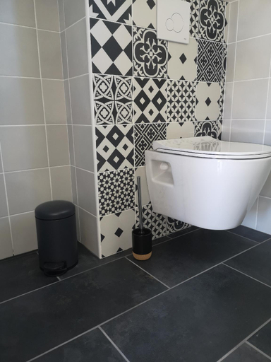 Bathroom 3, La Clé du Maumont, Corrèze