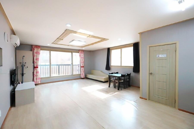 Others 1, Taean Zaza Pension, Taean