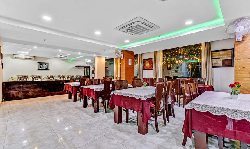 Food & Drinks 5, Treebo Trend Govinda Sai, Ahmadnagar