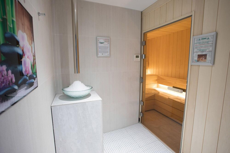 Bathroom 5, Eden and Spa Hotel, Alpes-Maritimes