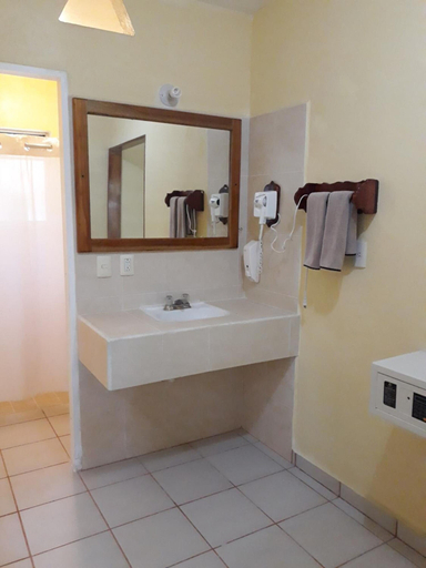 Bathroom 4, Hotel Museo Xibalba, Palenque