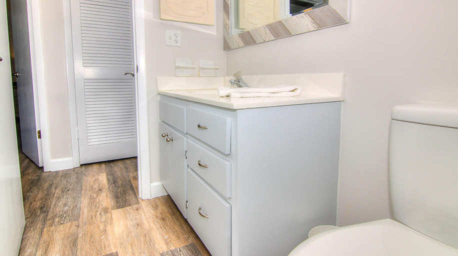 Bathroom 5, Sea Club by Teeming Vacation Rentals, Pinellas