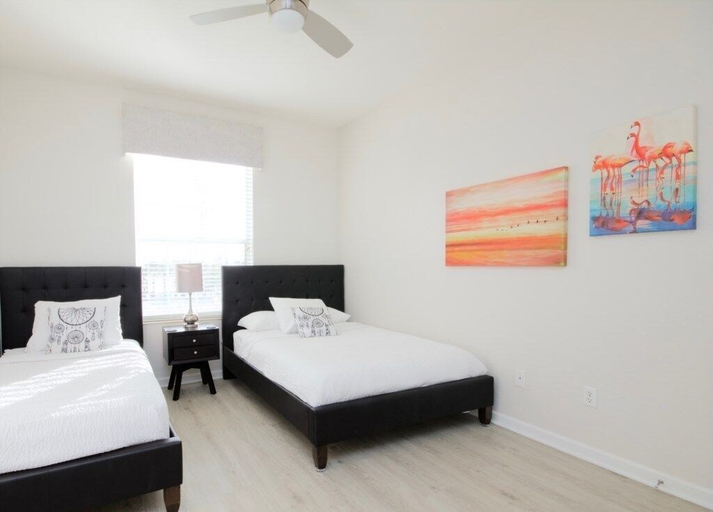 Bedroom 4, Lake View Treasure, Orange