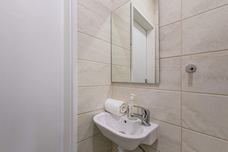 Bathroom 3, GuestReady - Music Area, Porto