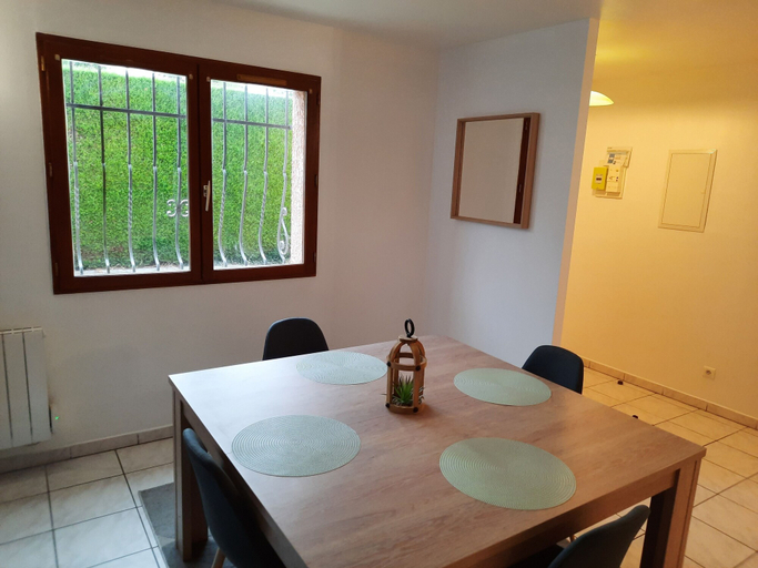 Others 4, Proche zone industrielle, Wi-fi, Netflix, Tout confort, Nord