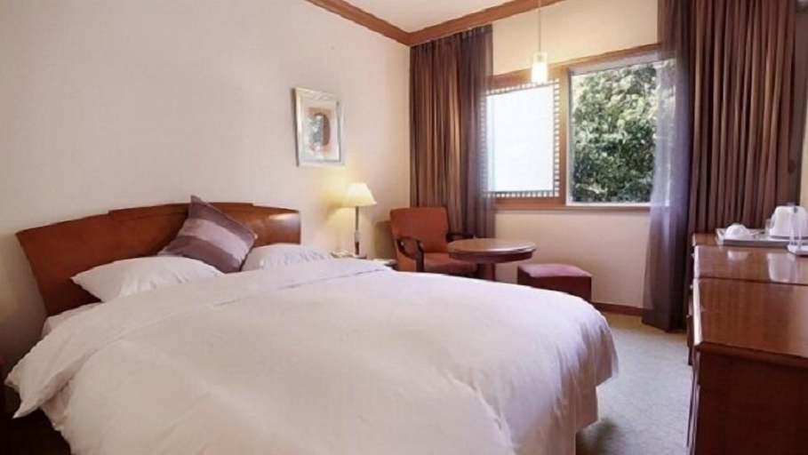 Bedroom 3, Admiral Hotel, Geoje