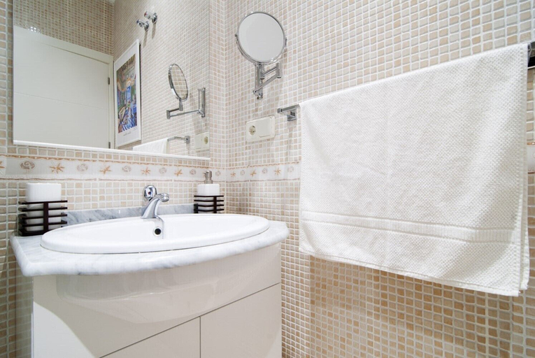 Bathroom 3, Apartamento Genova en Madrid, Madrid