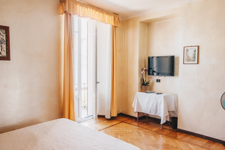 Bedroom 4, Hotel Suisse, Como