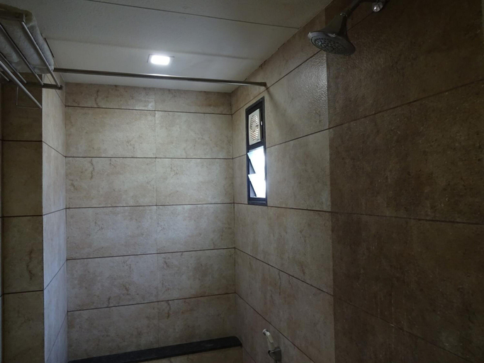 Bathroom 3, Hotel Bait Inn, Ahmadabad