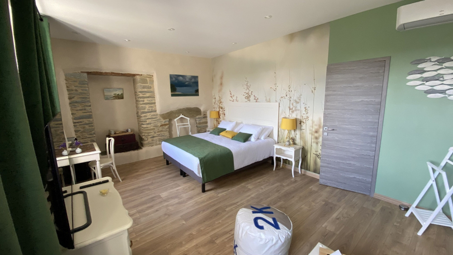 Bedroom 4, L’ARDOISIERE, maison d’hotes et d’amis, Finistère