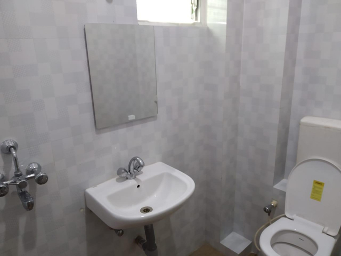 Bathroom 3, Hotel SHREE HARI, Deoghar