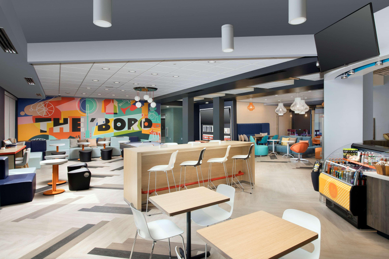 Food & Drinks 5, Tru by Hilton Murfreesboro, Rutherford