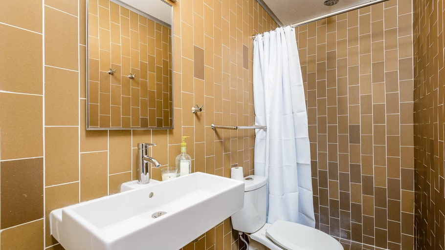 Bathroom 3, Old Town Scottsdale Spacious Pad With Pool, Maricopa