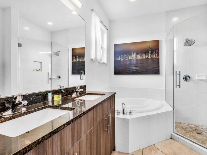 Bathroom 4, 264 Tropical Shores Manor, Lee