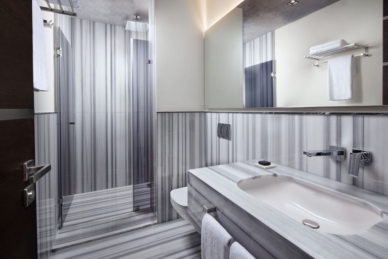 Bathroom 5, デカモンド ガラタ トリビュート ポートフォリオ ホテル, Beyoğlu