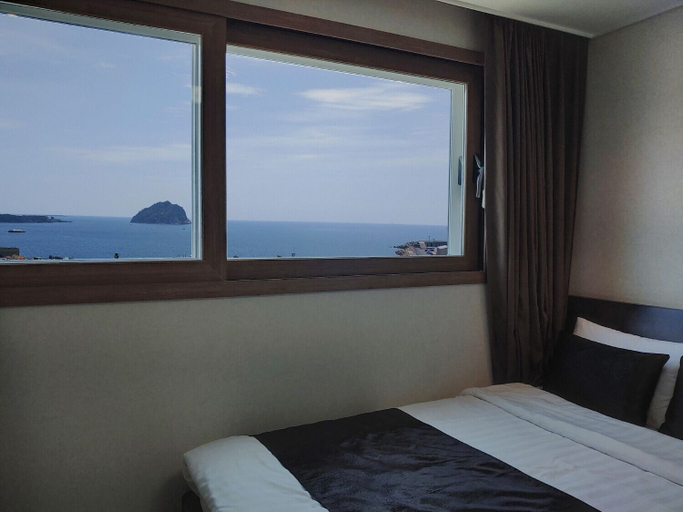 Bedroom 2, Iris Hotel, Seogwipo