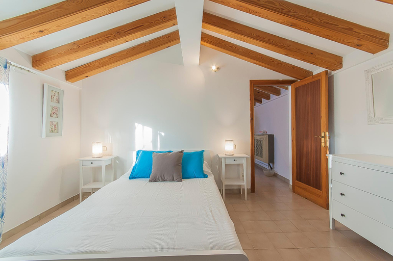 Others 5, Villa Sophie, Baleares