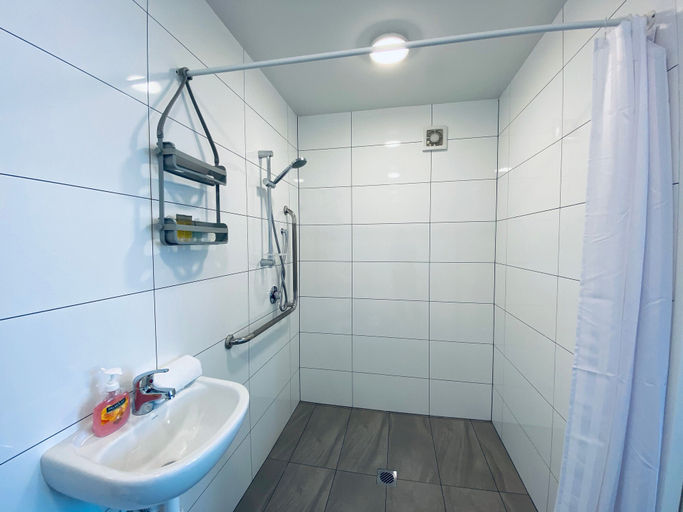 Bathroom 4, GALAXY LAKE VIEW STUDIO, Mackenzie