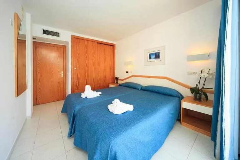 Bedroom 4, Maracaibo, Baleares