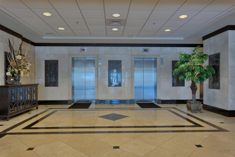 Public Area 4, Crystal Tower 1506, Baldwin