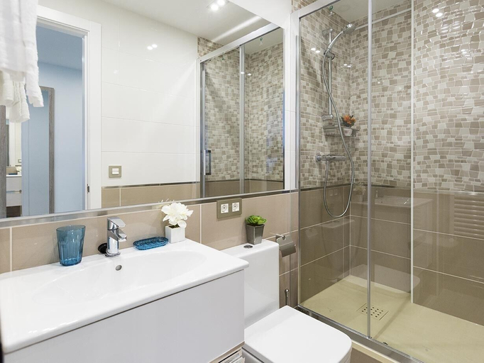 Bathroom 4, Apartamento Avenida America Confort XIII en Madrid, Madrid