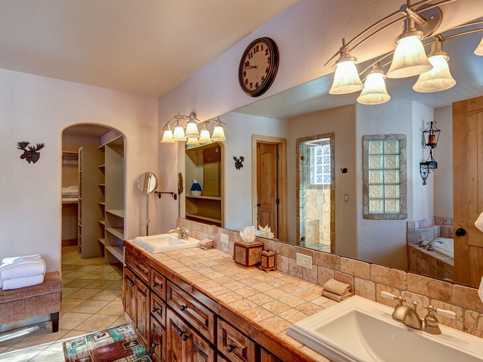 Bathroom 5, Alpine Vista, Summit