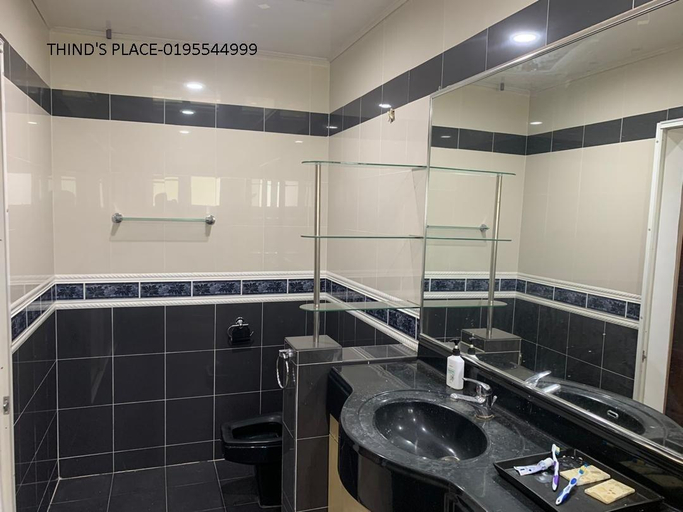 Bathroom 3, Thind’s Place, Larut and Matang