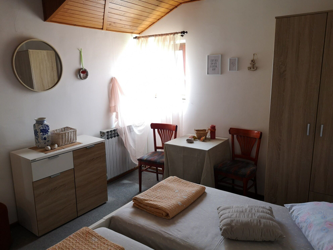 Bedroom 2, Apartments Nena, Šibenik