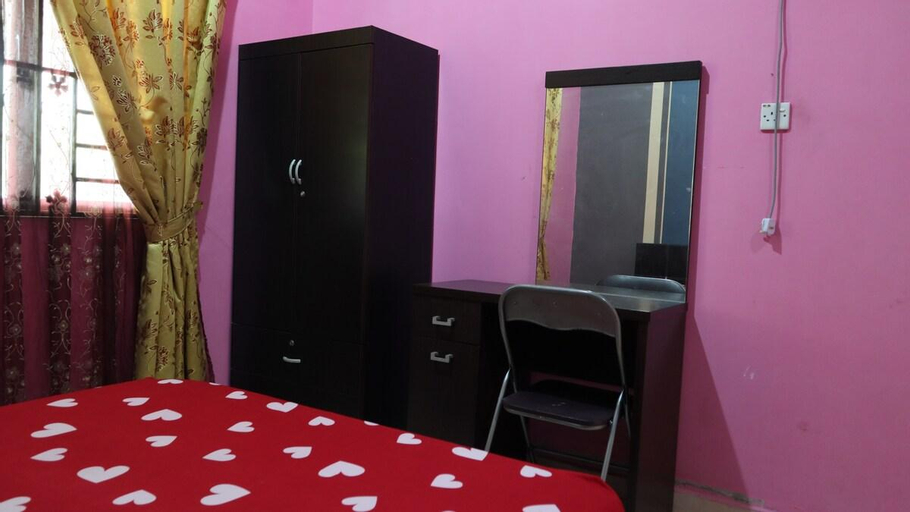 Bedroom 3, Family Homestay with 3 comfortable bedroom, Kluang