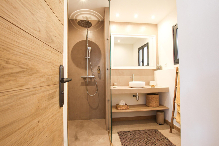 Bathroom 5, A Vadina - Hebergements de charme avec piscine & spa, Porticcio, Corse-du-Sud