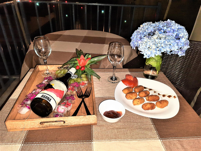 Food & Drinks 5, Camp Cedar, Kangra