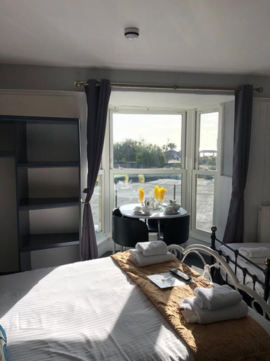 Others 5, Duporth Guest House, Cornwall