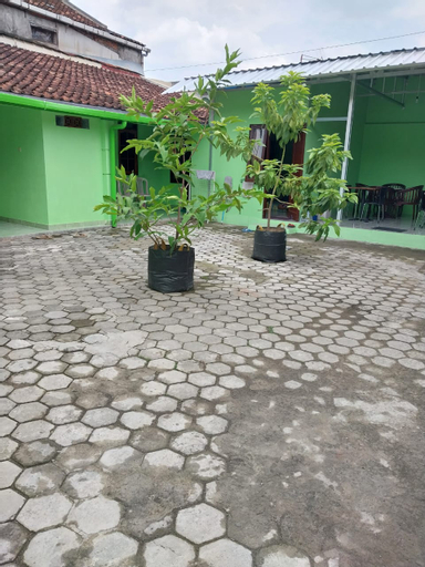Exterior & Views 11